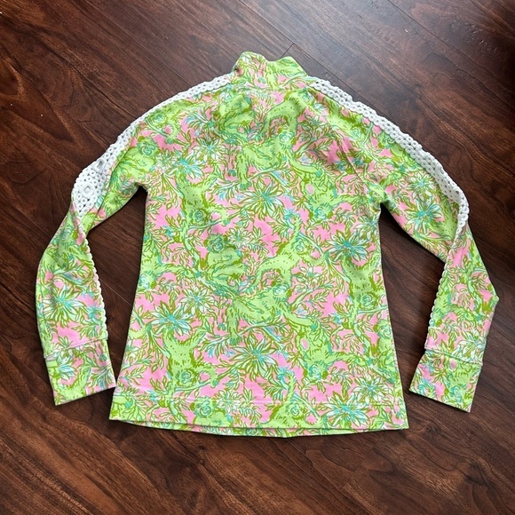 Lilly Pulitzer Skipper Popover Lace Sleeve
Pelican Pink Chimply Chic
Size XS - Picture 6 of 7